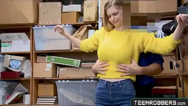 Hot Russian Girl Sucks the Guard